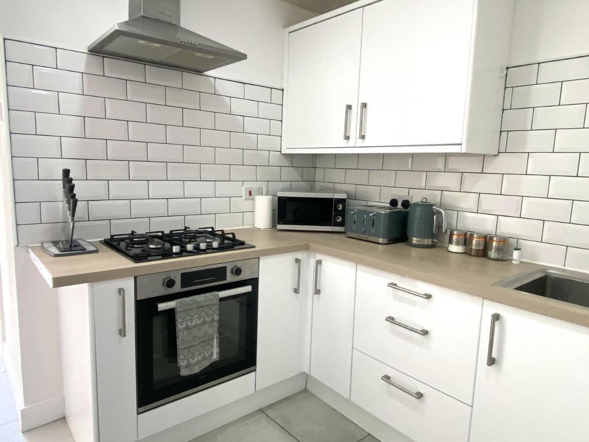 דירות איילסברי 2 Bed Town Centre Nr Theatre Free Park Wi-Fi & Garden מראה חיצוני תמונה